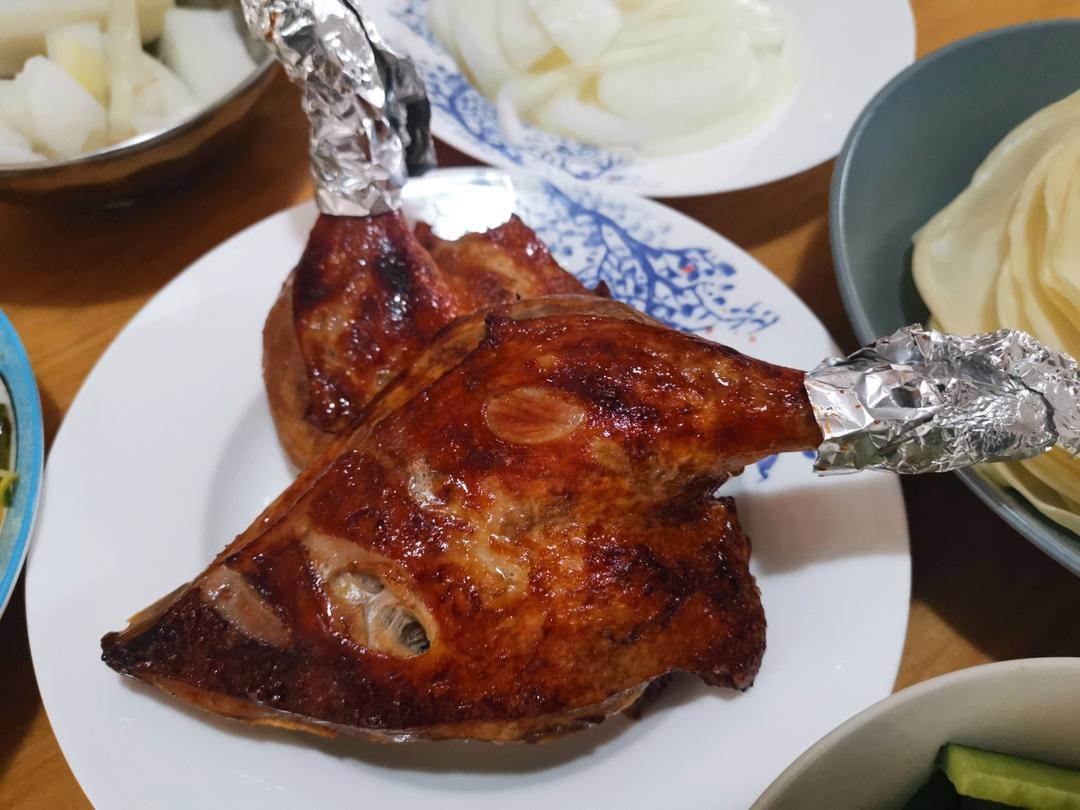 脆皮烤鸭腿 | 视频