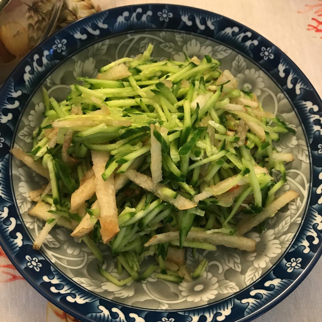黄瓜拌梨