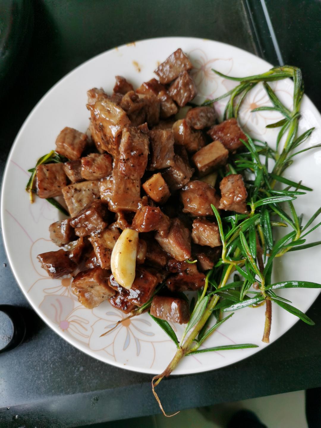 迷迭香蒜香牛排