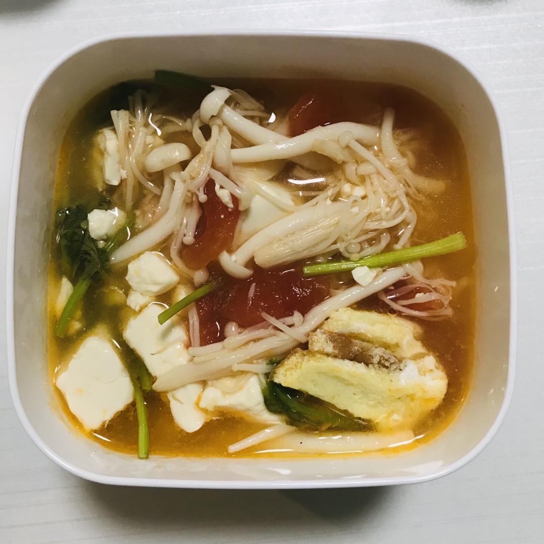西红柿菌菇豆腐汤