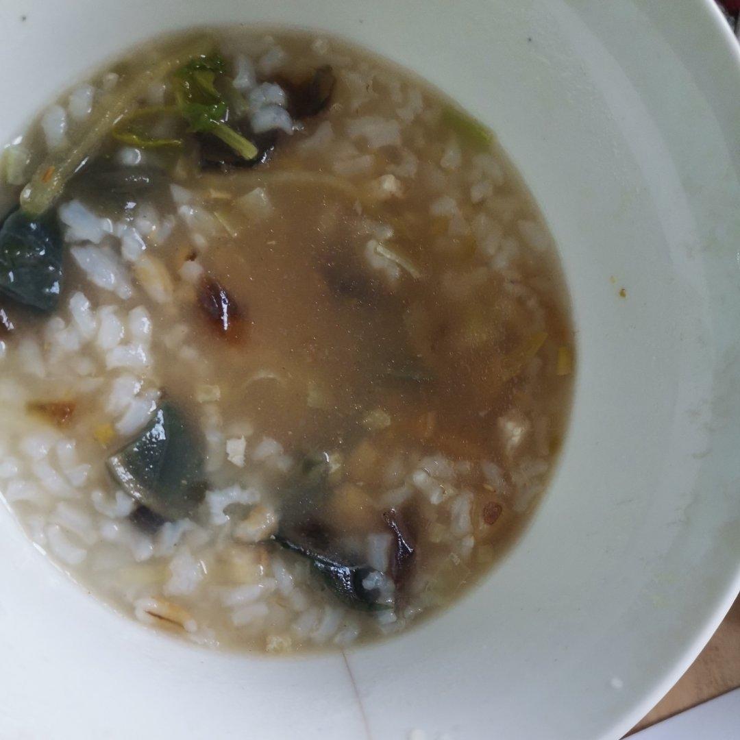 堂妈小厨——超好喝的皮蛋瘦肉粥