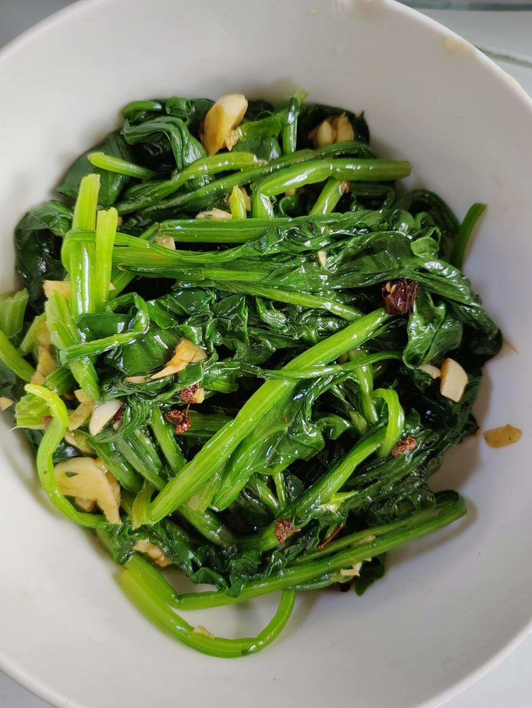 凉拌菠菜(家传秘方)
