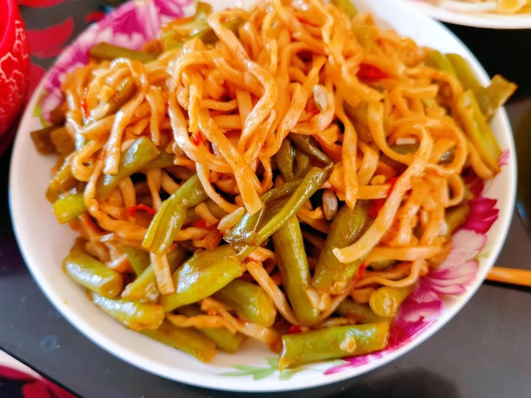 豆角焖面（新疆就叫蒸面）