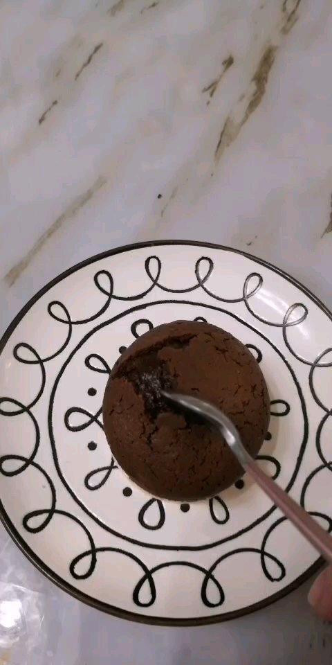 色拉油版巧克力熔岩小蛋糕