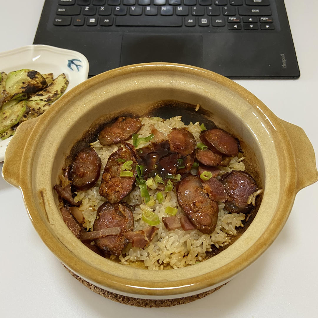 腊味煲仔饭，20分钟饭菜同出