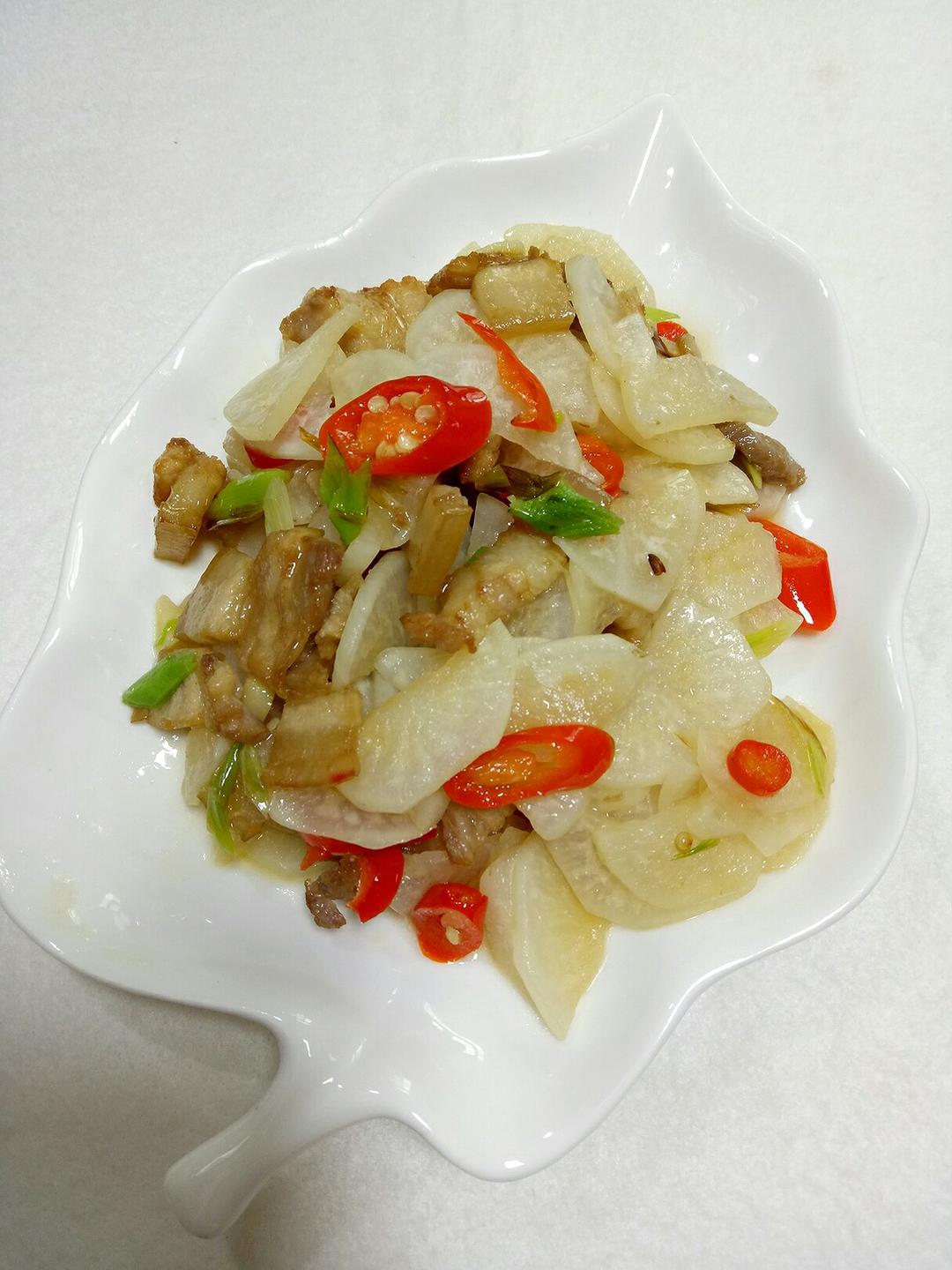 白萝卜炒肉