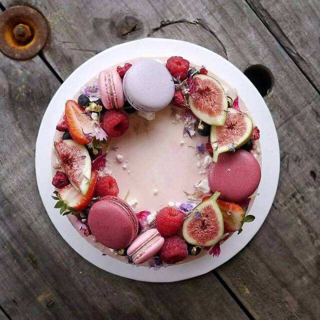 水果装饰蛋糕