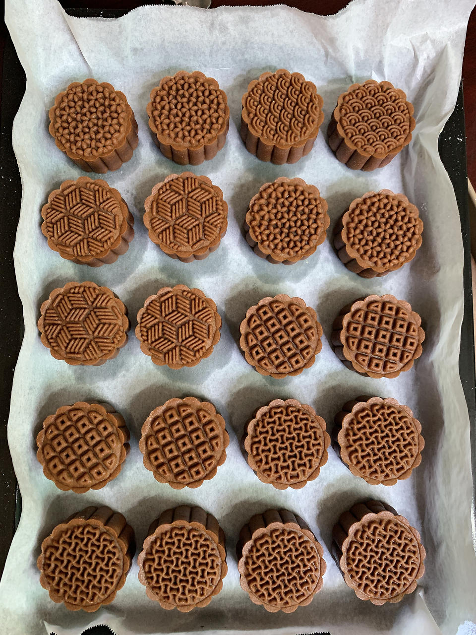 浓郁黑糖味，广式黑糖板栗月饼！独特的哑色更显高级！