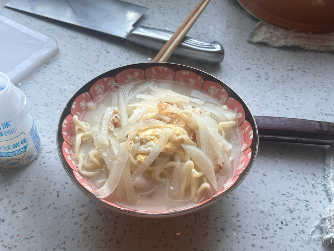 奶白鲜香的萝卜丝煎蛋汤