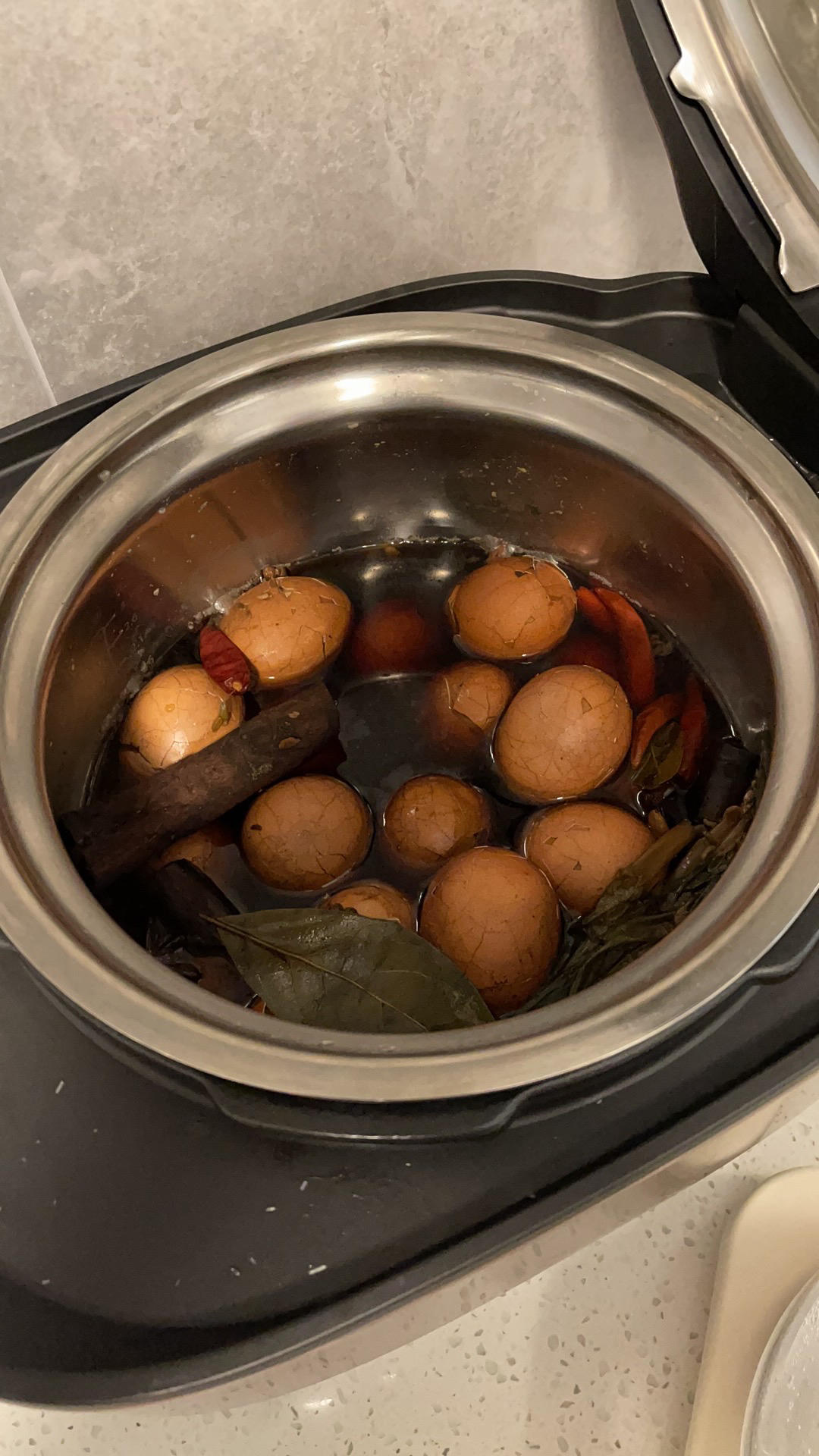 爆好吃的卤鸡腿 卤蛋❗电饭煲 炒锅都可以做~