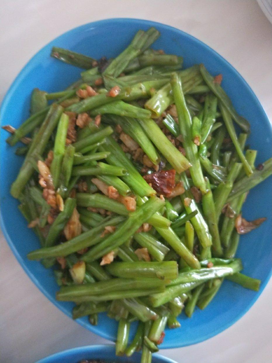 酸腌菜肉末空心菜梗