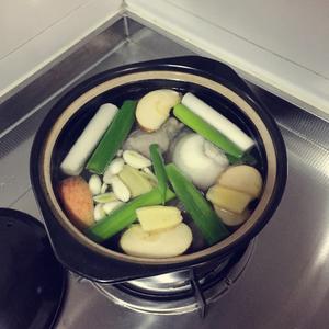 韩国辣土豆排骨汤的做法 步骤2