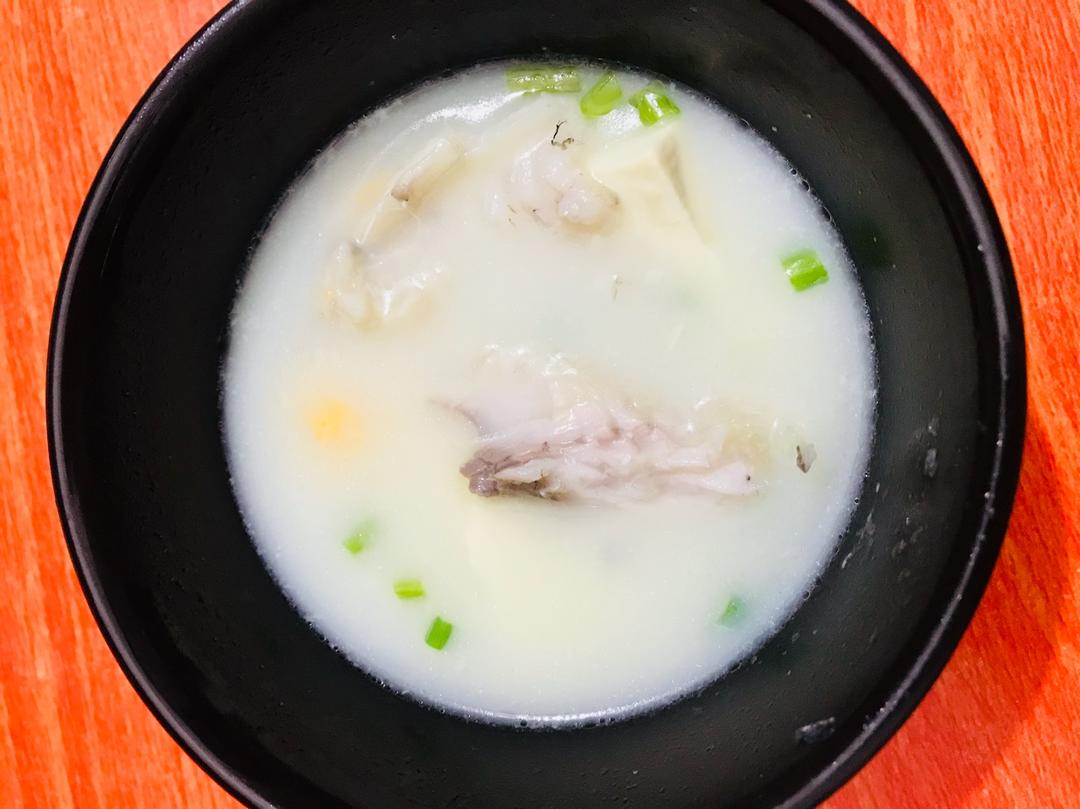 鲫鱼豆腐汤