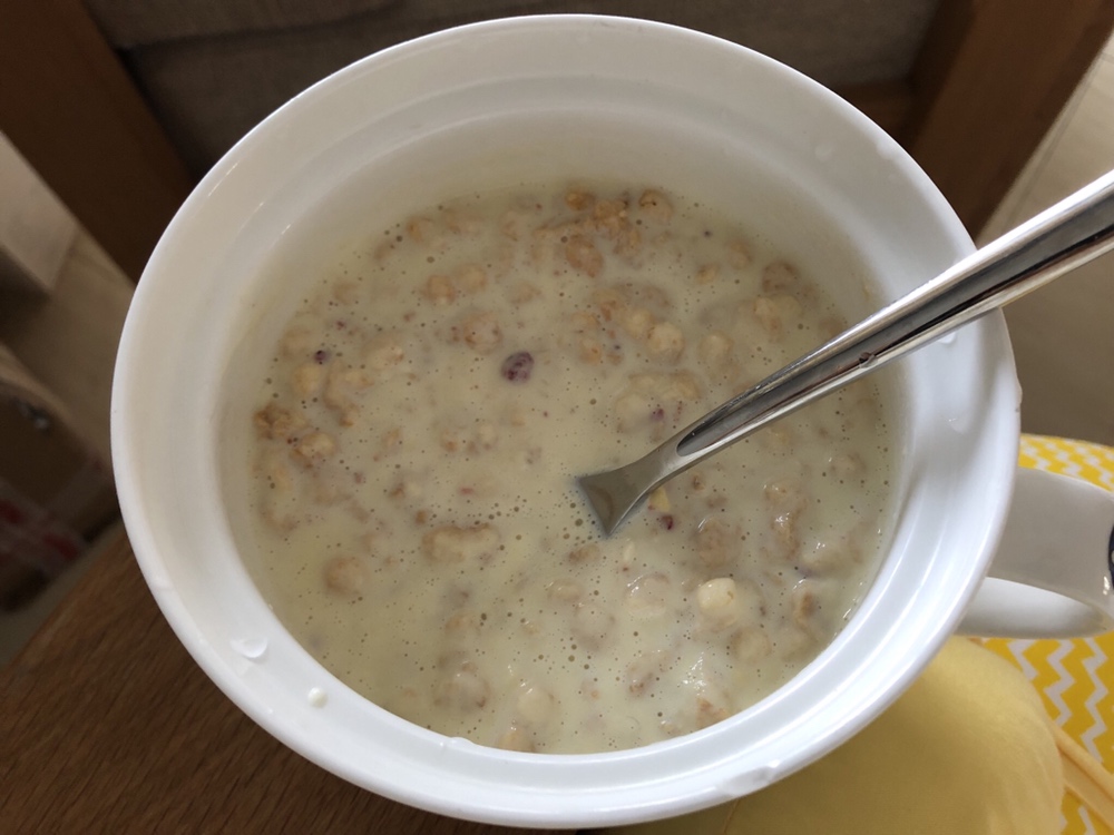 快手早餐：榴莲牛奶脆麦的做法
