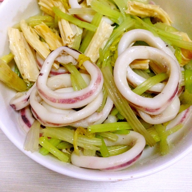 速炒芹菜鱿鱼（墨鱼）