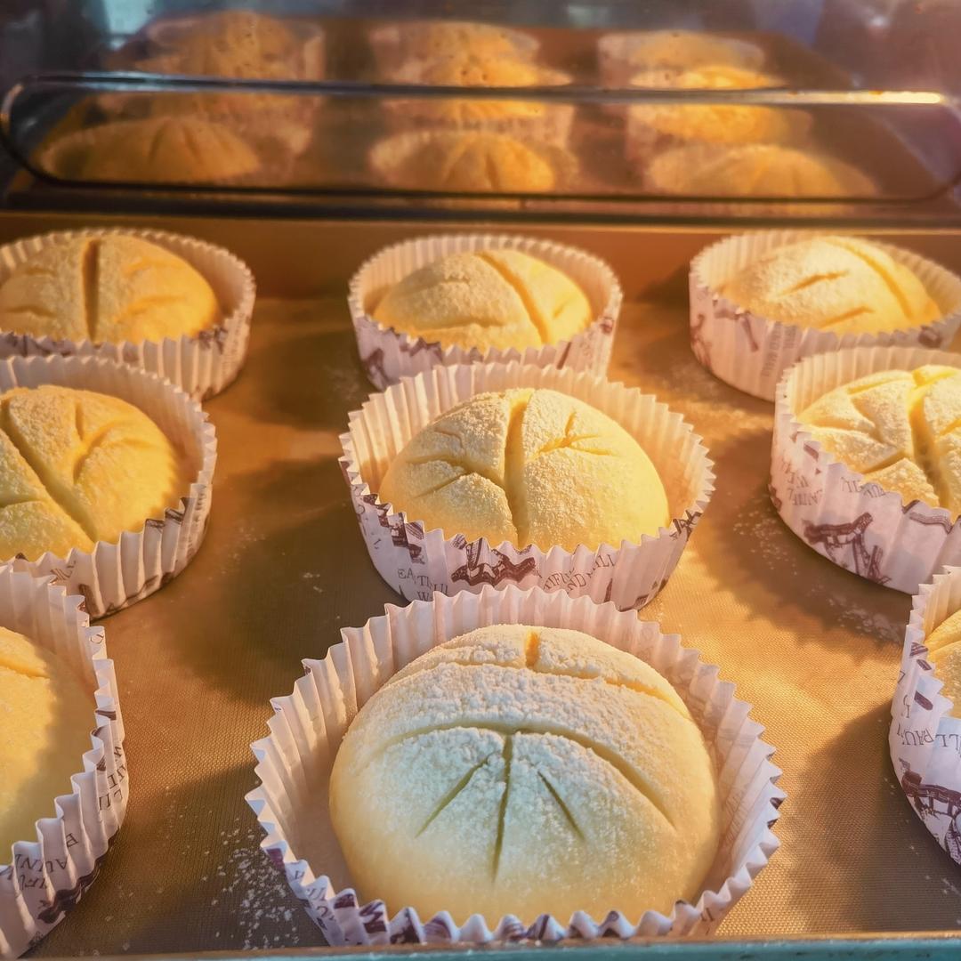 如棉花般松软的海苔肉松面包