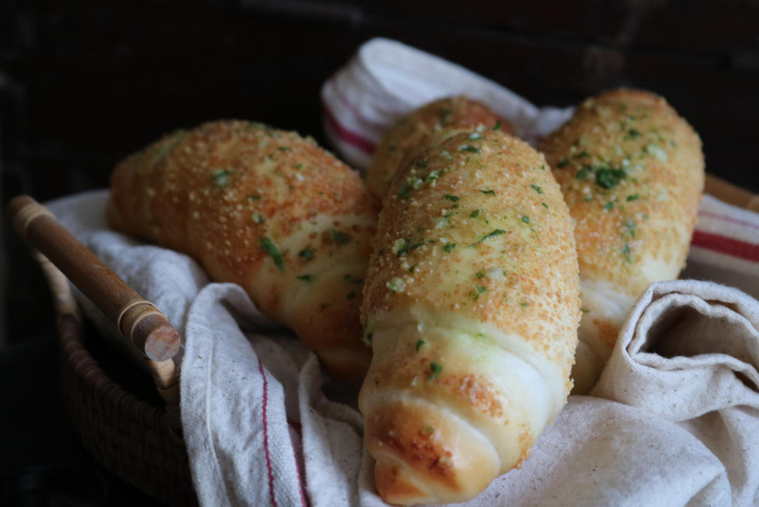 蒜香芝士海盐卷｜盐面包｜盐可颂