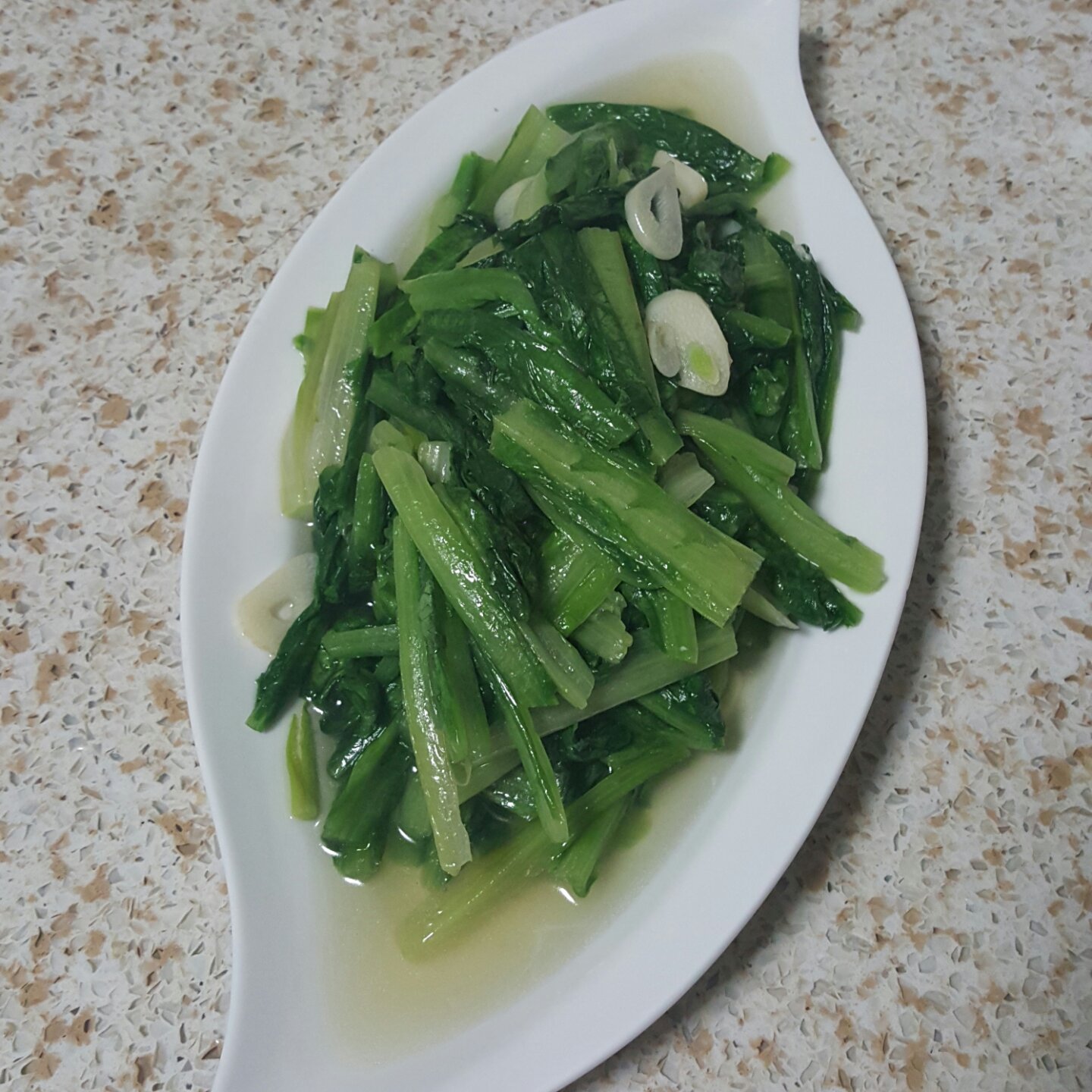 清炒油麦菜