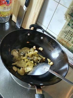 酸菜肉片汤的做法 步骤3