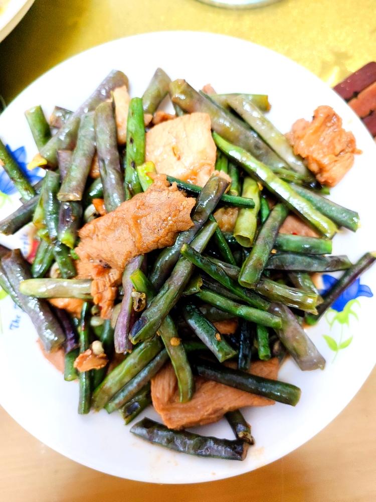 红豆角炒肉的做法