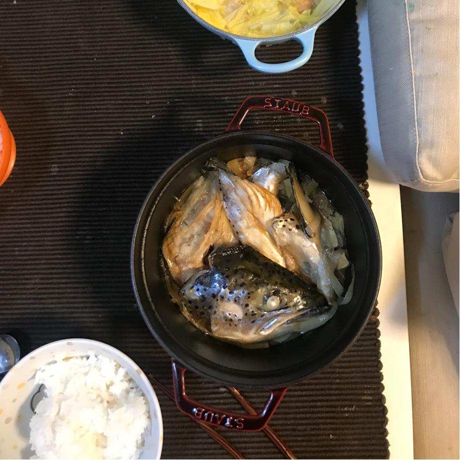 中餐厅里张亮的砂锅三文鱼煲