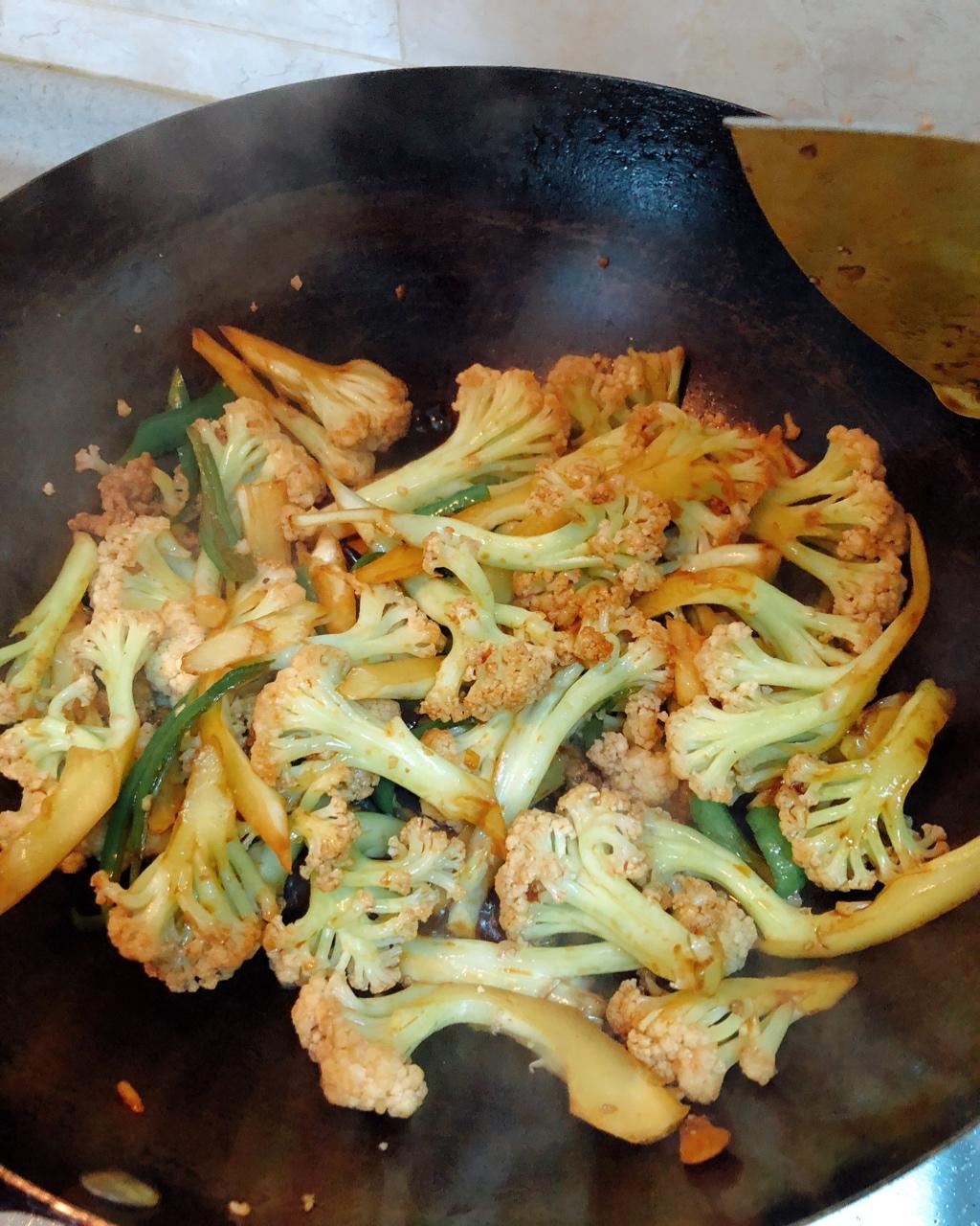 老丁的私房菜-干锅花菜
