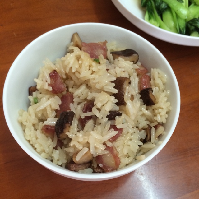 电饭锅版香菇腊肠饭