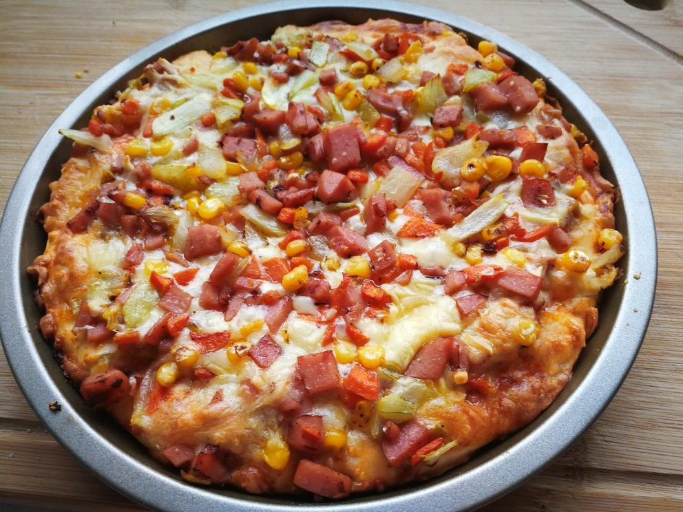 含宣软饼皮做法、自己在家也能做出馅料十足、超拉丝的美味诱人披萨