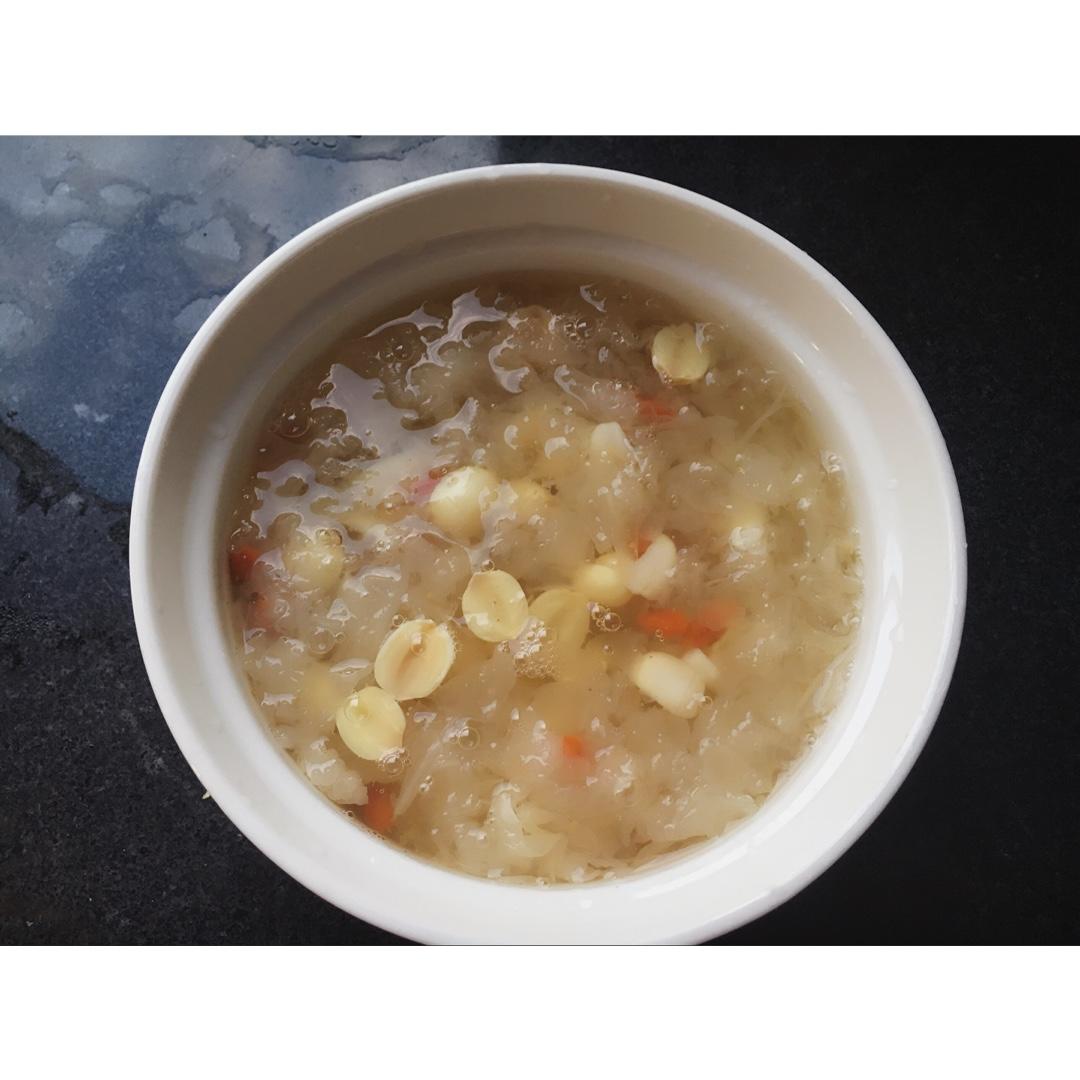 银耳百合莲子羹