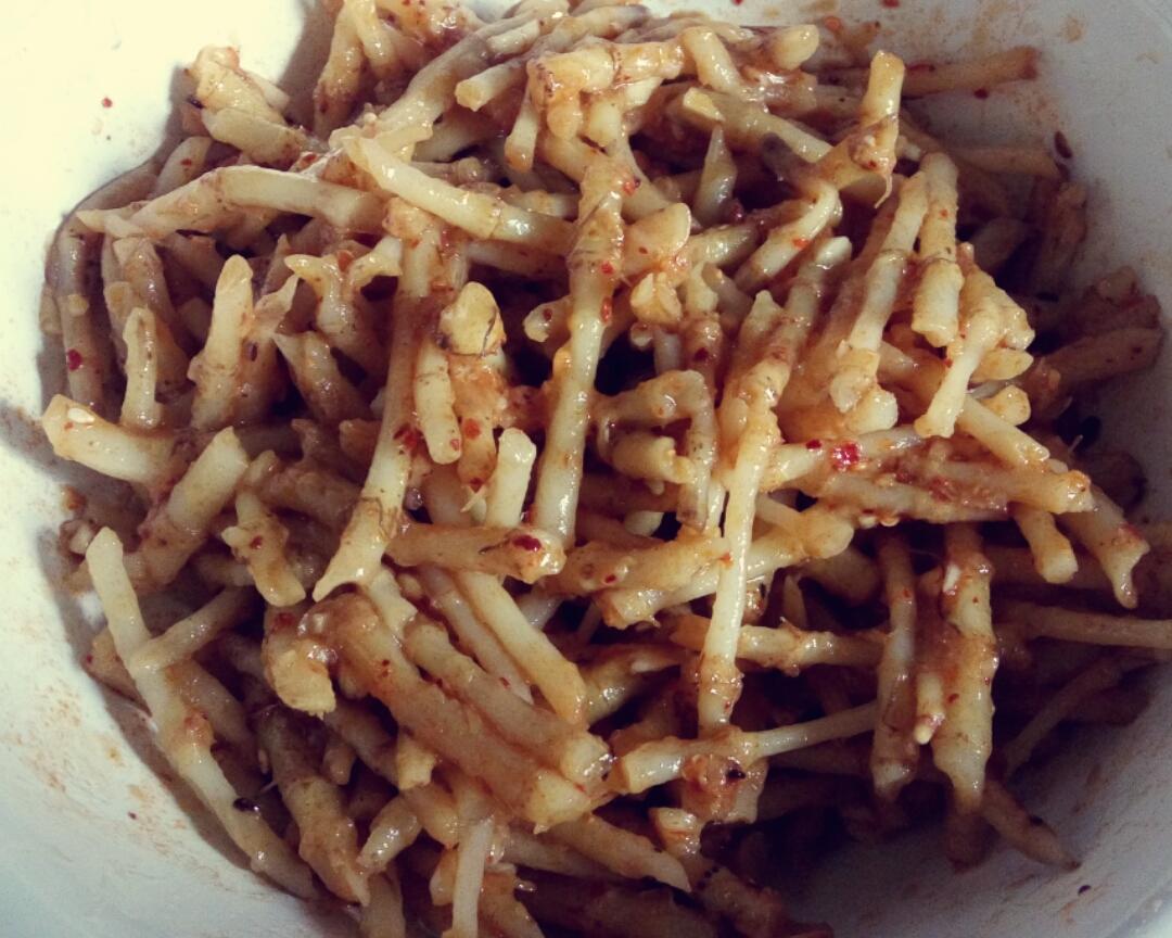 鱼腥草（折耳根）吸腥拌法的做法