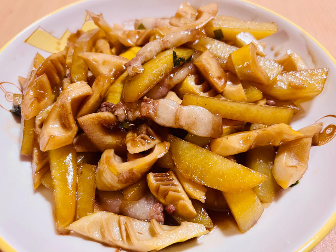 一个人能吃两盘的油焖笋