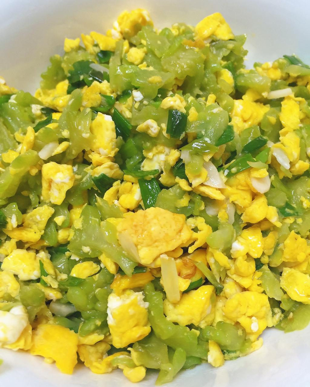 口灰做的苦瓜炒鸡蛋