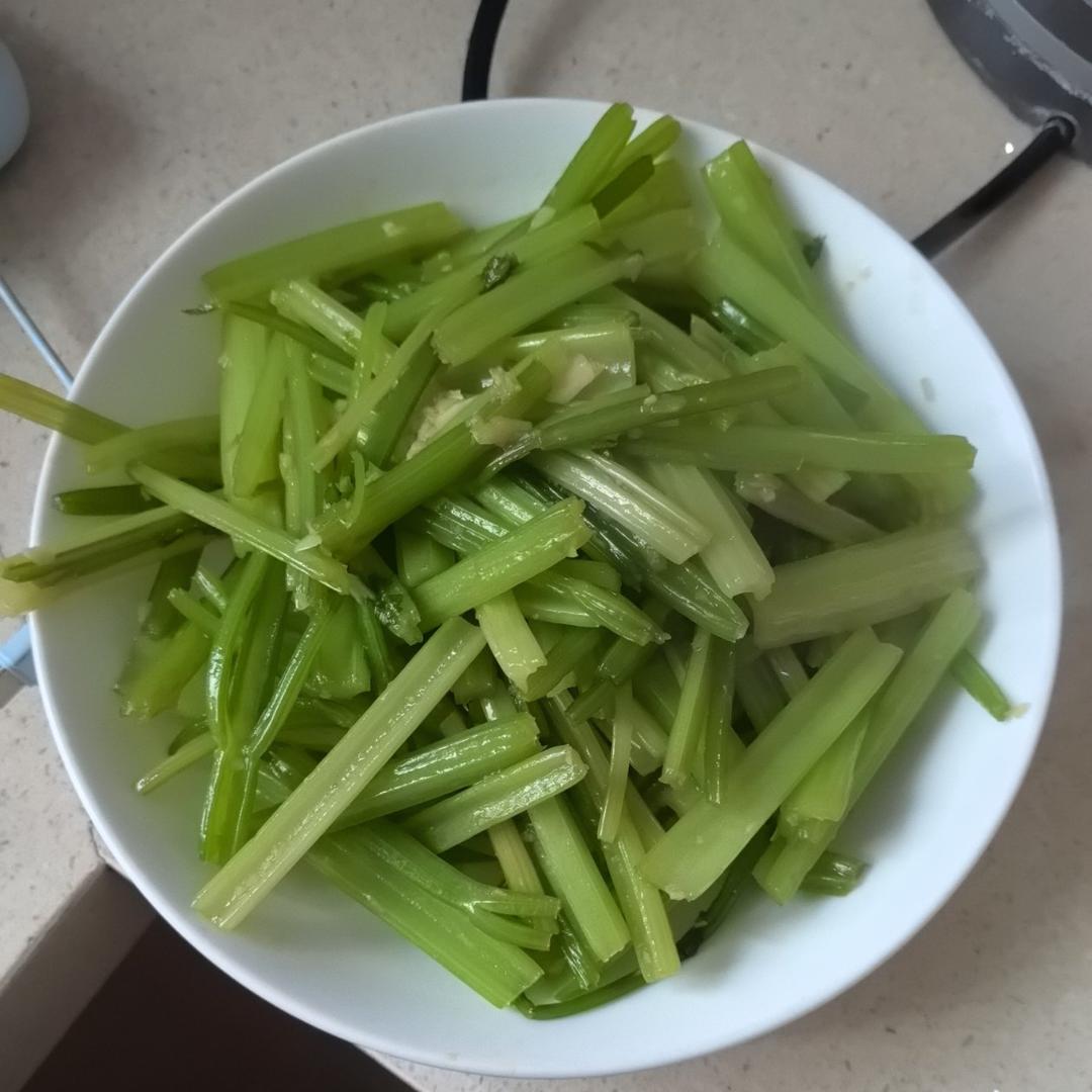 素炒芹菜