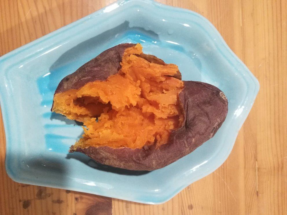 【健康三餐】简单好吃的微波炉烤红薯