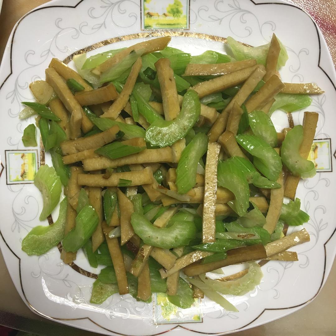 芹菜炒香干