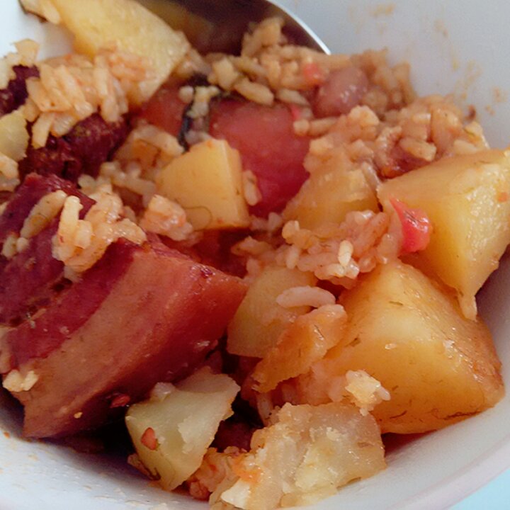 香肠土豆焖饭【一人也要吃好版】