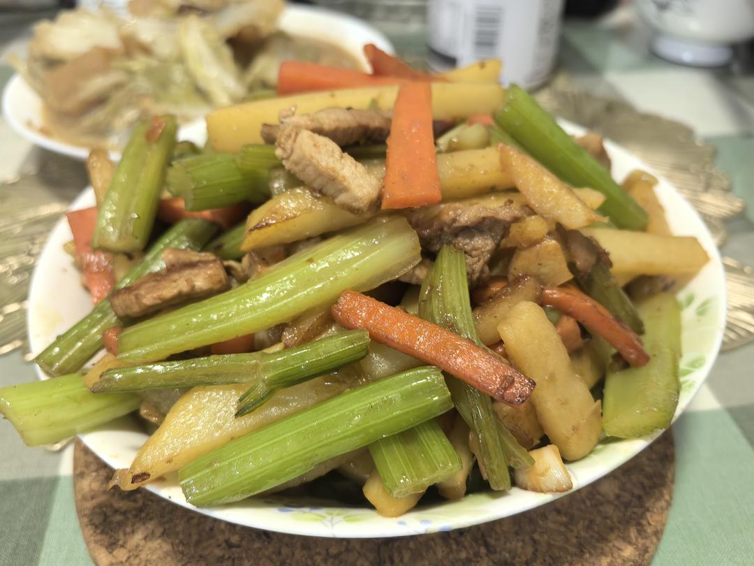 芹菜炒土豆条