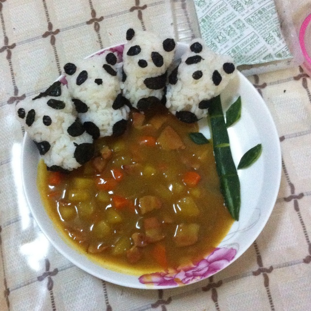 咖喱风熊猫吃翔