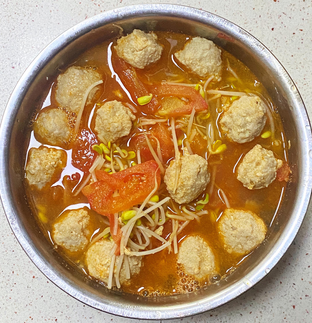 家传浓汤西红柿🍅猪肉丸子汤