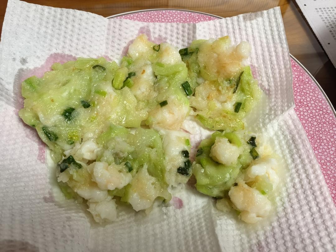 丝瓜和鲜虾的搭配，简直绝了!丝瓜虾饼宝宝辅食