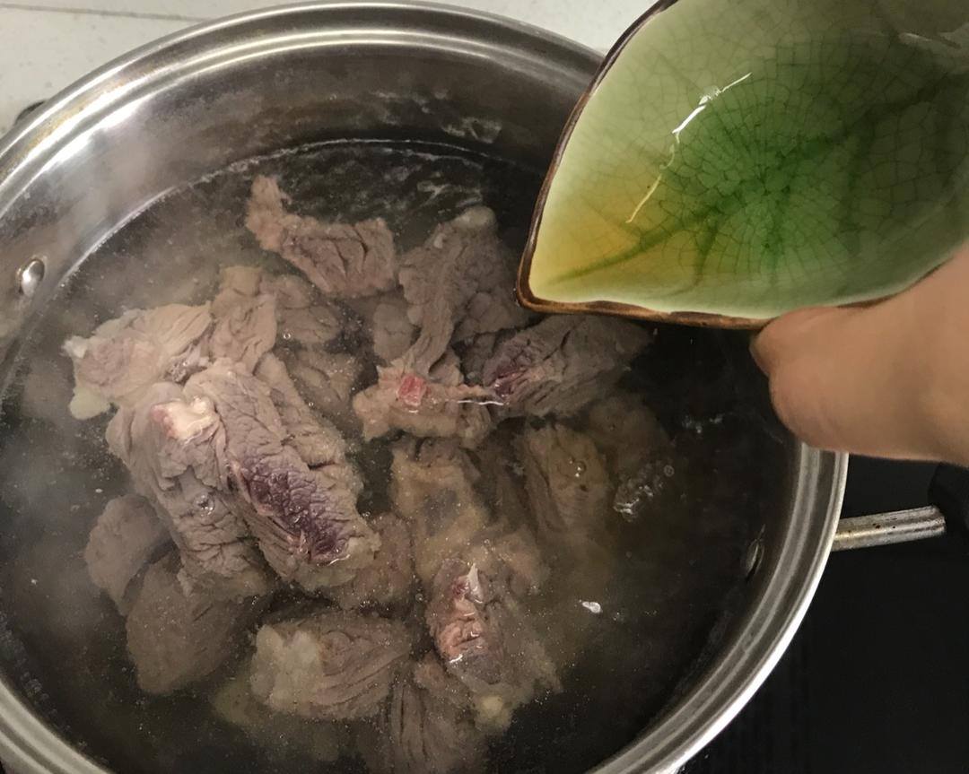 番茄咖喱牛肉饭的做法 步骤3