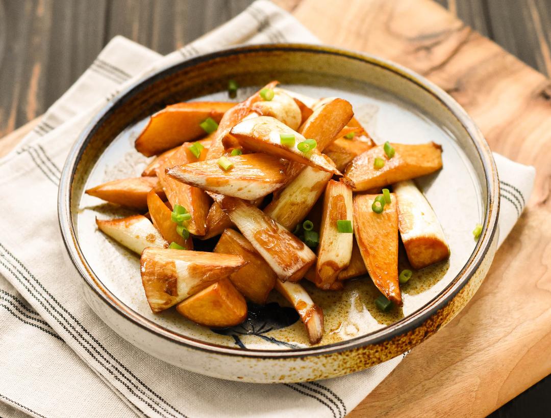 孩子喜欢的本帮家常菜 油焖茭白的做法