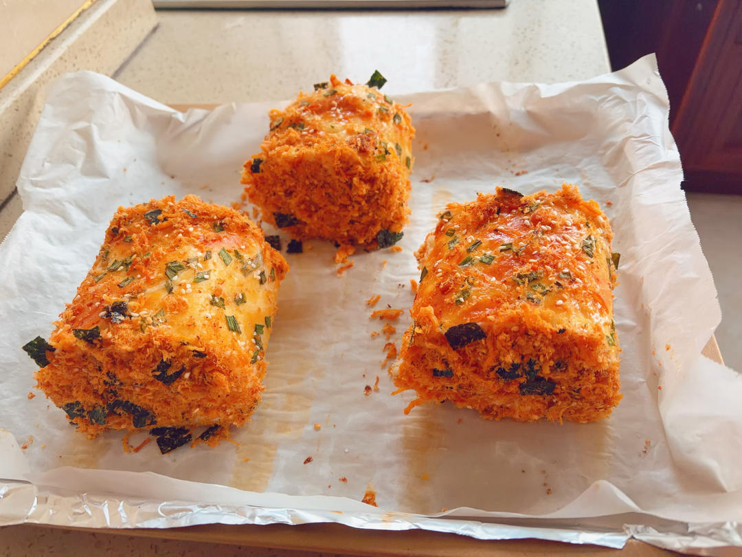 香葱肉松面包卷