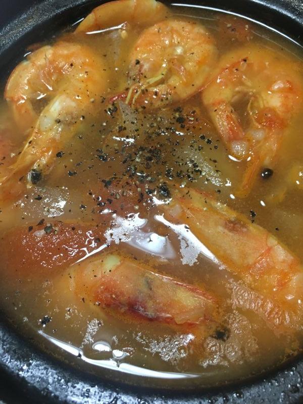 西红柿土豆洋葱虾汤的做法