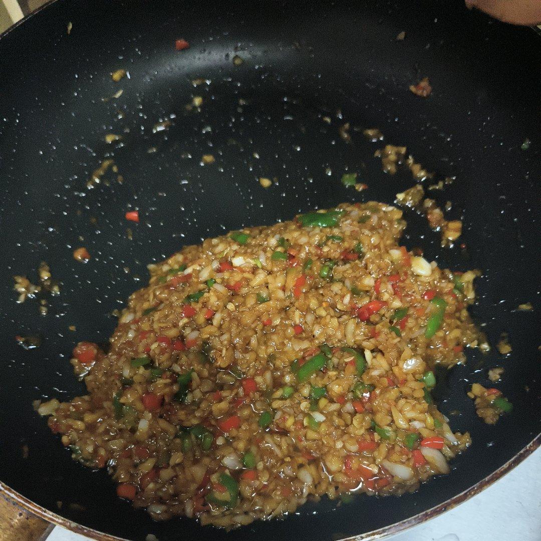 超好吃万能蒜蓉酱（烧烤，蒸菜都可以哦）