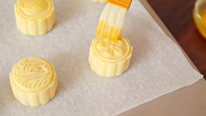 流心奶黄月饼（无吉士粉/转化糖浆版本）【曼食慢语】的做法 步骤22