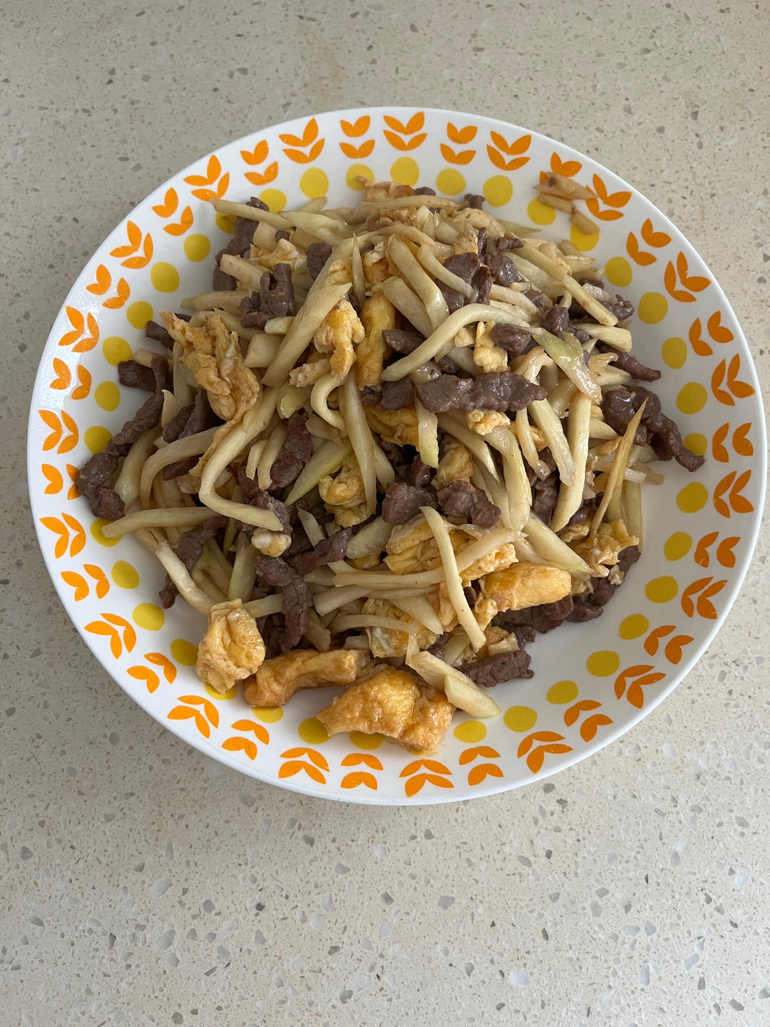 茭白这样做百吃不厌，茭白炒肉