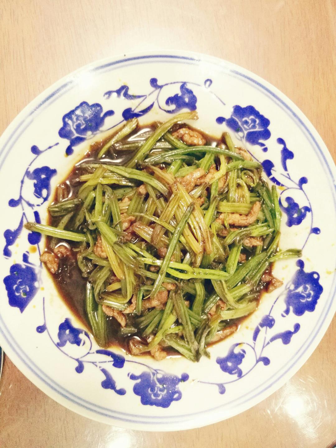 芹菜炒牛肉【附让牛肉嫩嫩的小秘密】