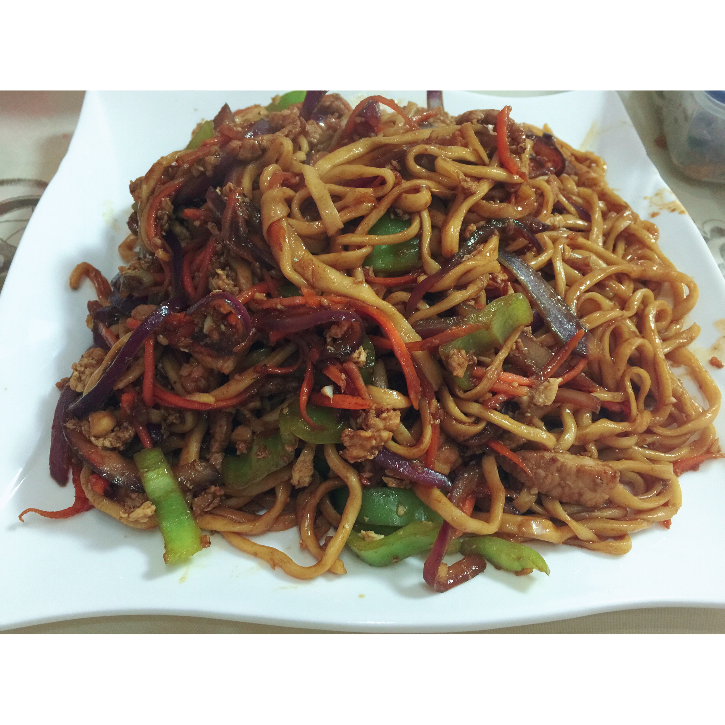 家常炒面：簡單、快捷，美味。