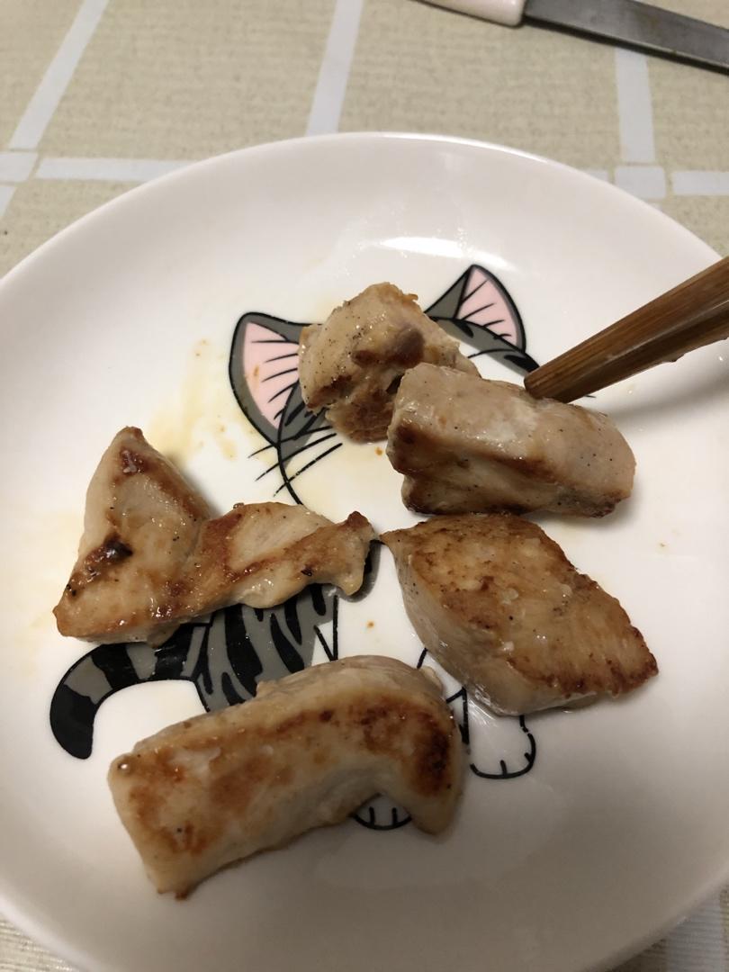 减肥餐，0脂肪无油爆汁香煎鸡胸肉
